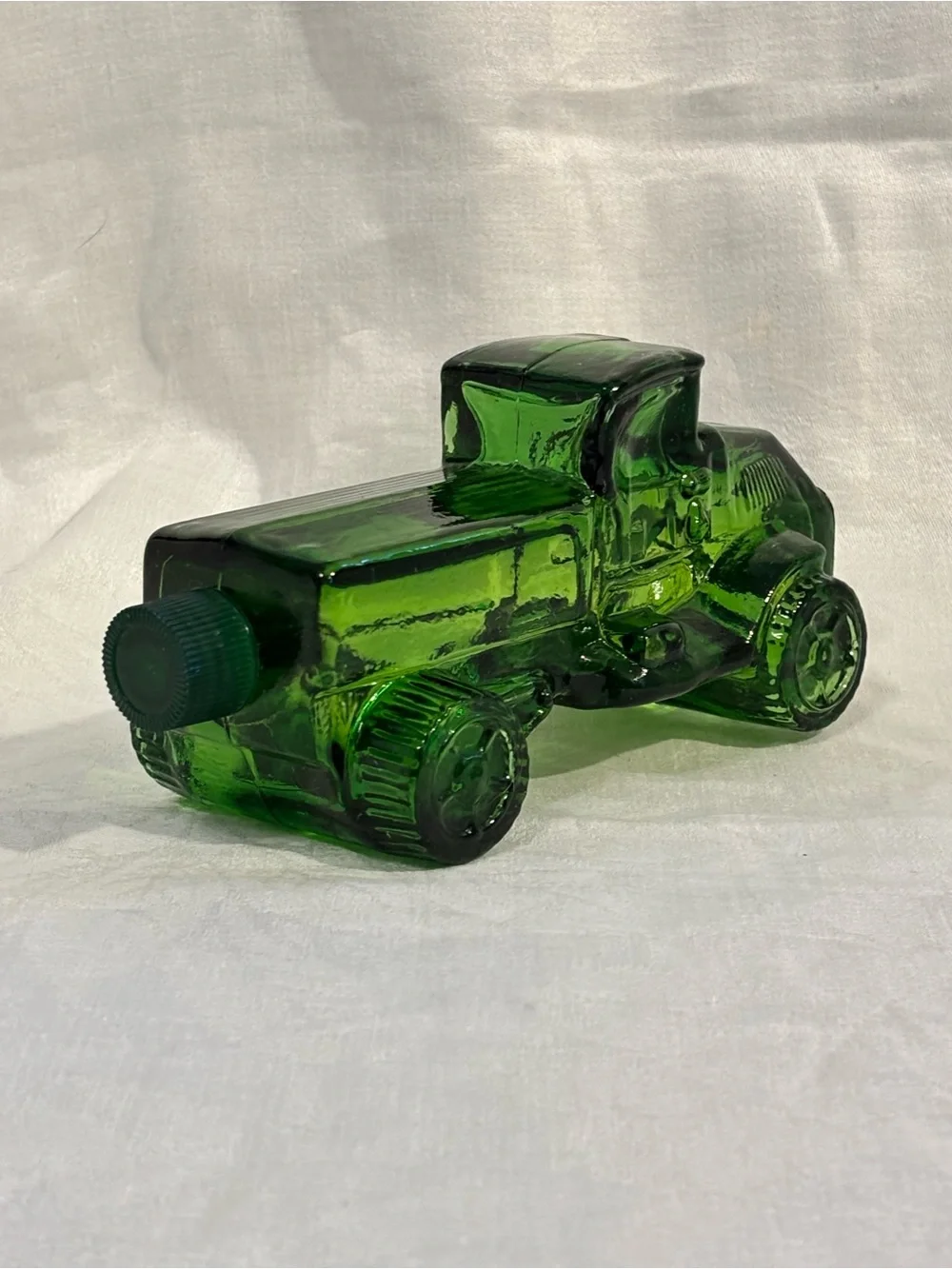 Vintage Avon Big Mack Windjammer After Shave 6 Oz Green Glass Truck Decanter 70s